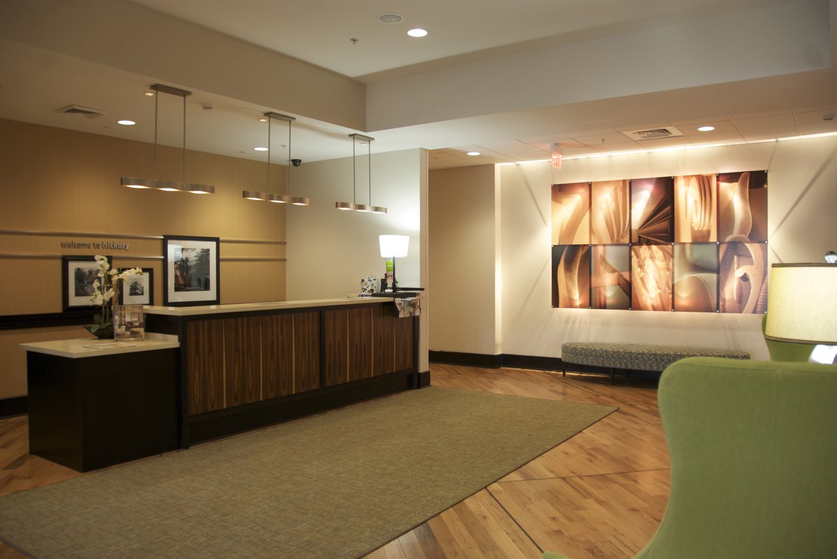 Hampton Inn Hickory Lobby 3