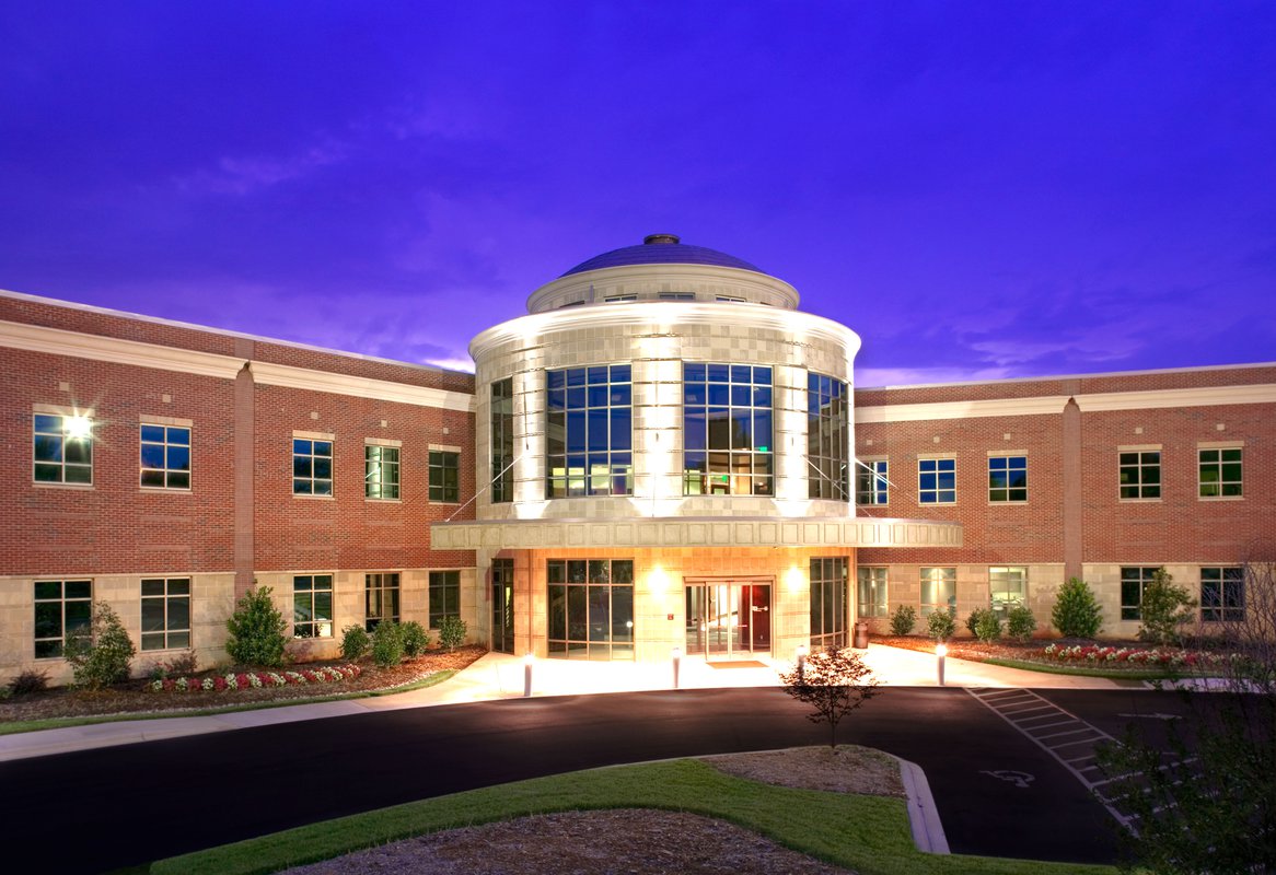 Rosedale Medical Center, outside night