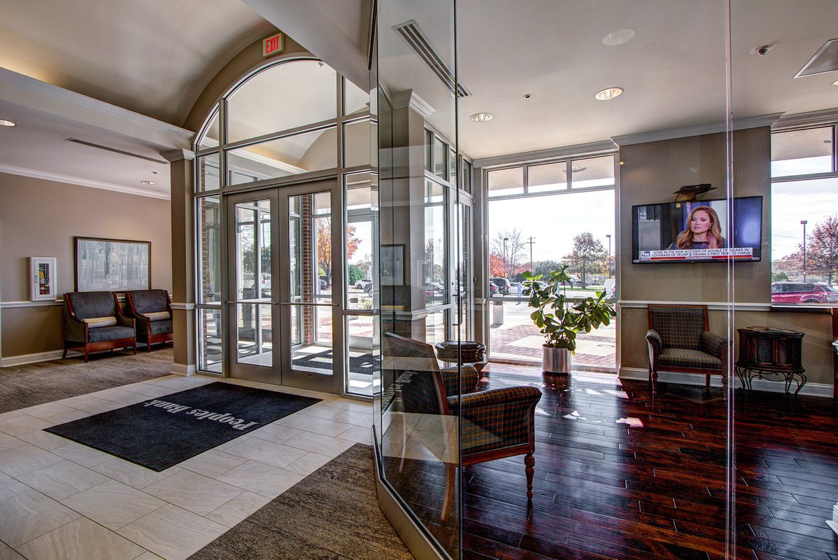 Peoples Bank Corporate Offices lobby